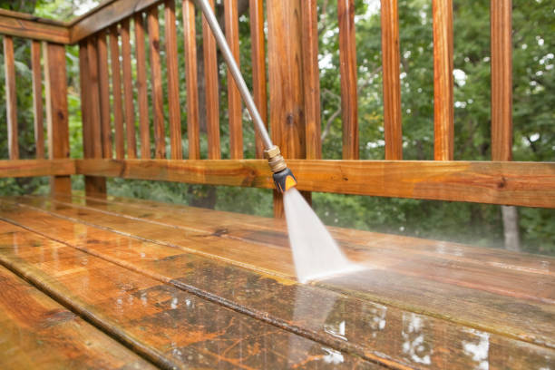 Trusted Fredericksburg, IA Pressure washing Experts